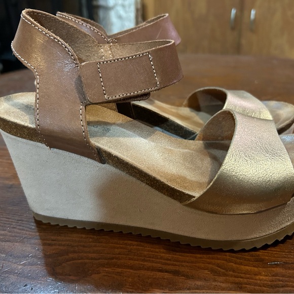 Wedges - Picture 2 of 6